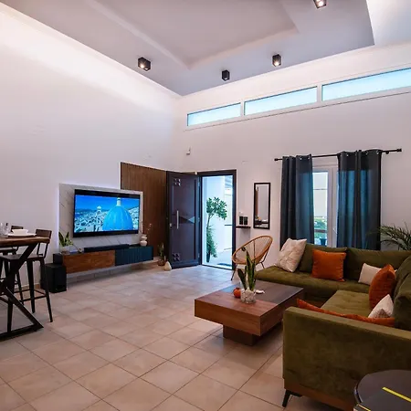 Moulin Rouge Apartman Ermúpoli