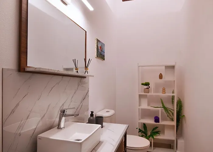 Moulin Rouge * Ermúpoli