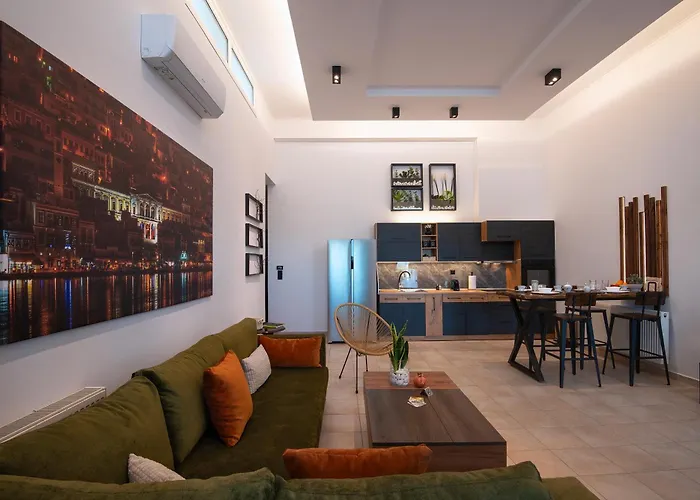 Moulin Rouge Ermoupoli