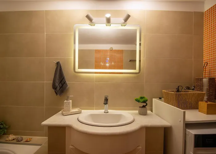 Moulin Rouge Daire Ermoupoli