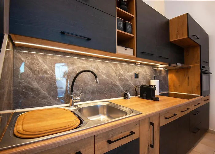 Moulin Rouge Daire Ermoupoli