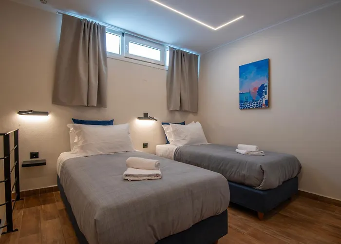 Moulin Rouge Ermoupoli